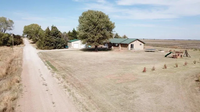 $270,000 | 622 South Caldwell Road, Mayfield, KS 67103