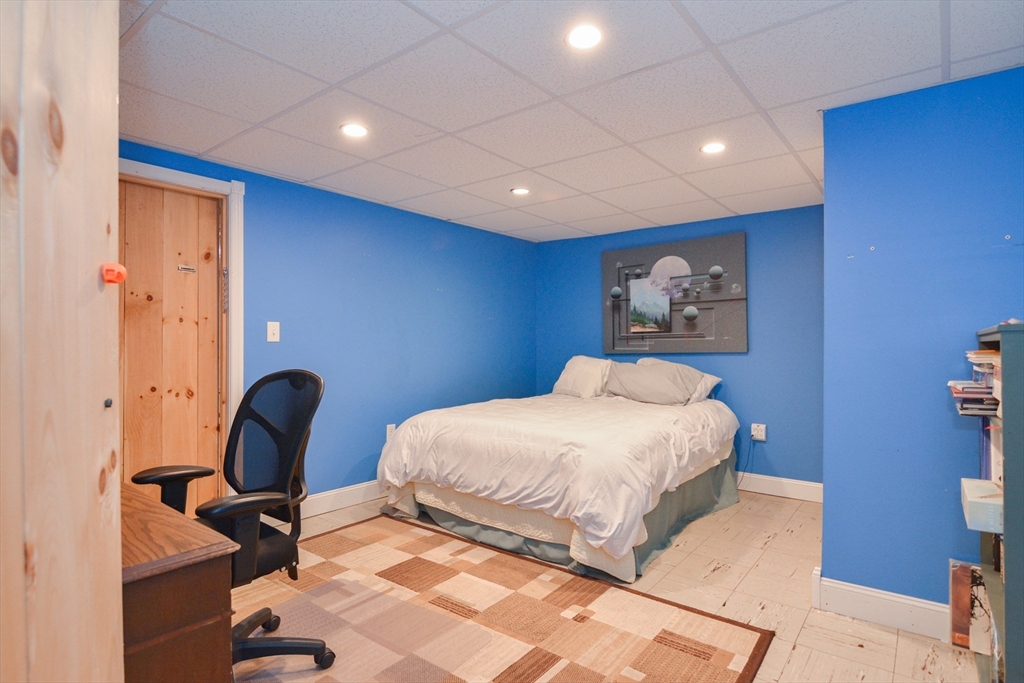 48 Smiths Lane Kingston, MA 02364 - Photo 28 of 38 a bedroom with bed and window