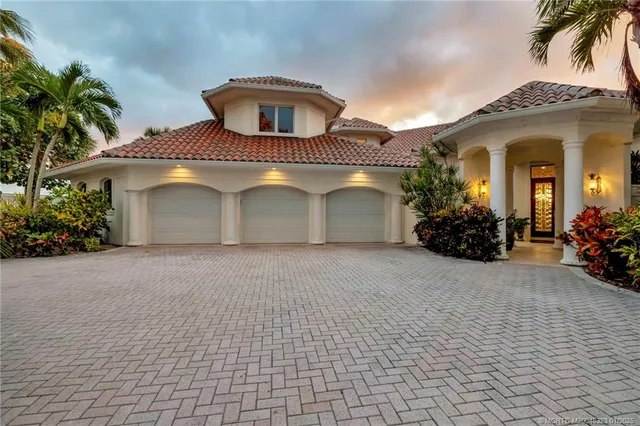 $5,200,000 | 2995 Southeast Dune Drive, Stuart, FL 34996