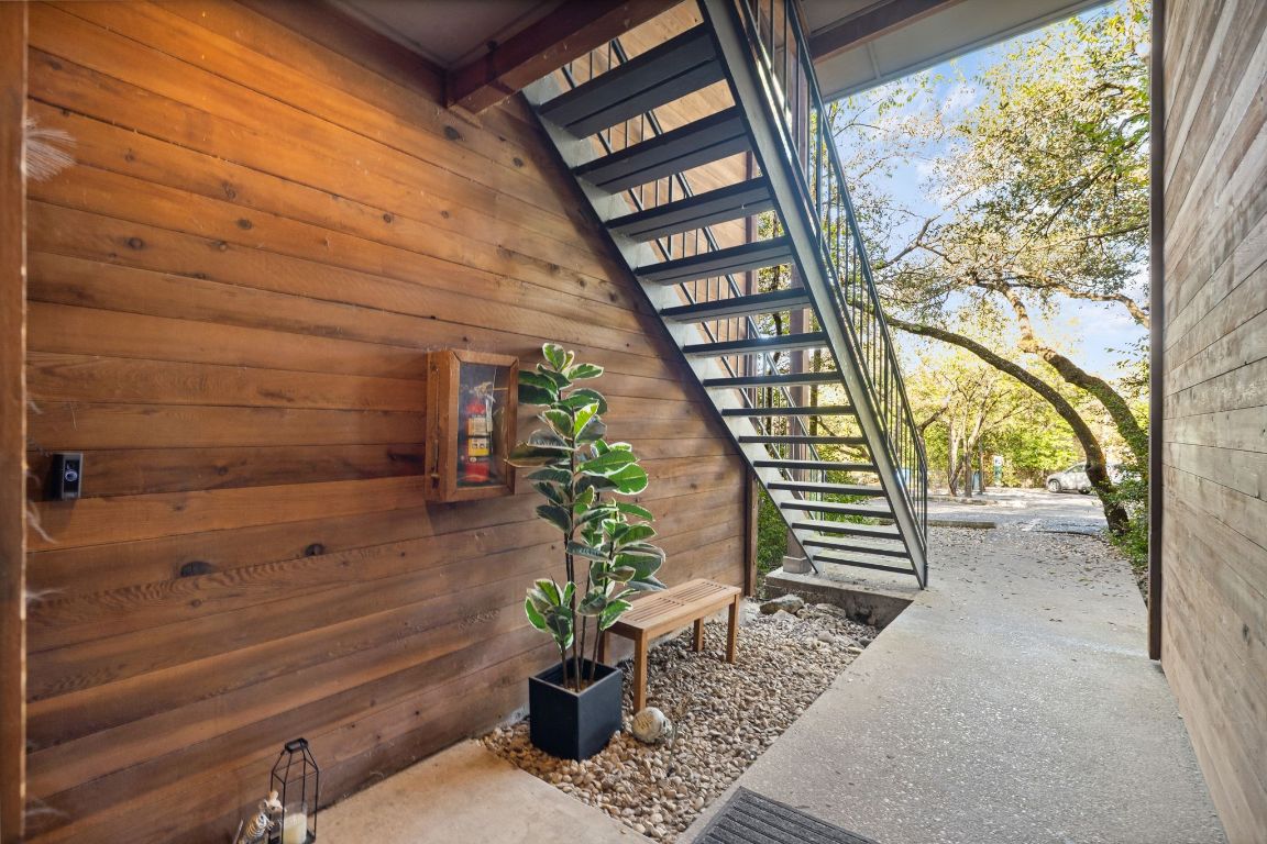 4711 Spicewood Springs Road, Unit 2107 Austin, TX 78759 - Photo 2 of 26 a view of a corridor