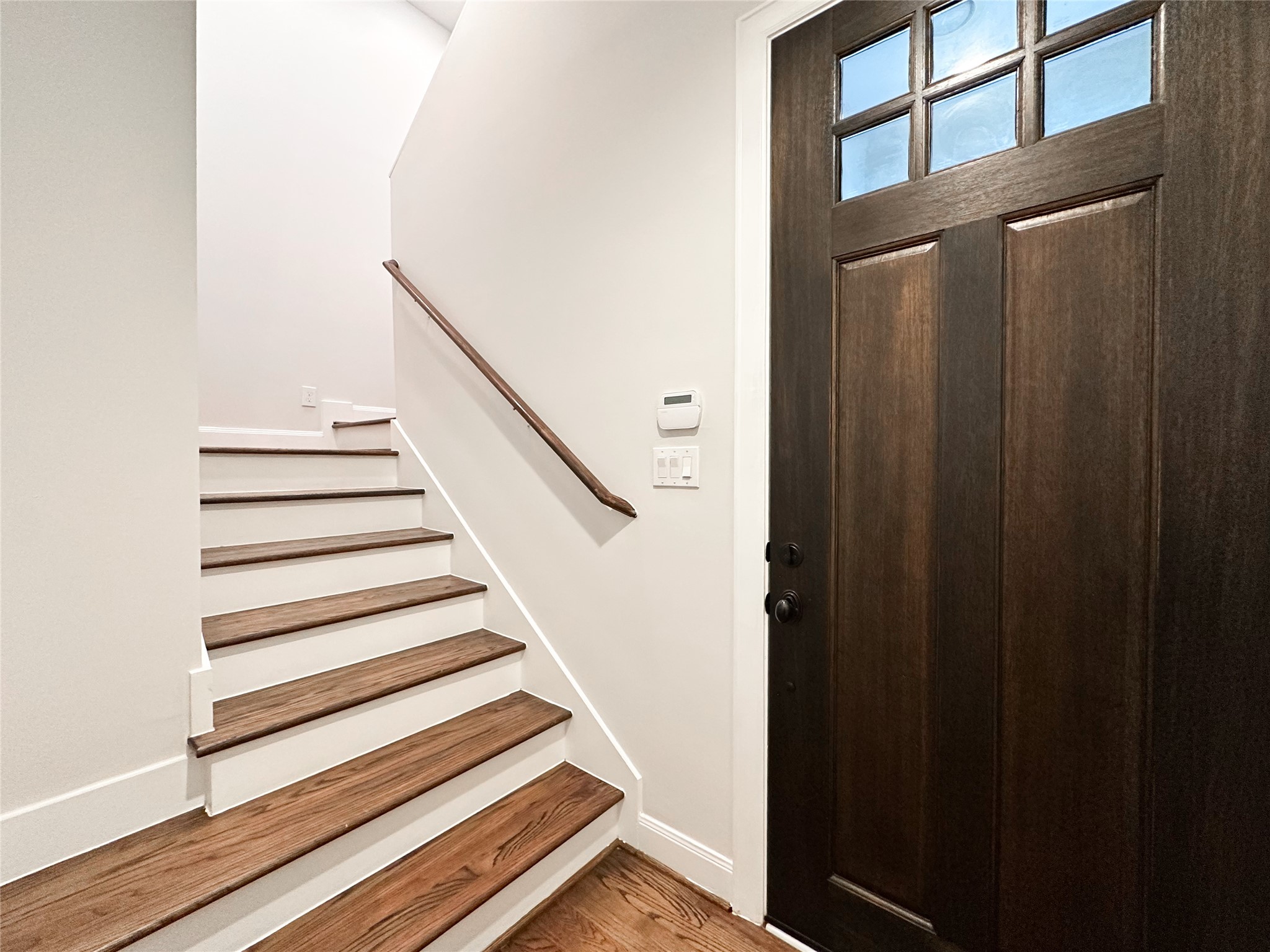 10 Hermann Park Court Houston, TX 77021 - Photo 4 of 32 a view of entryway