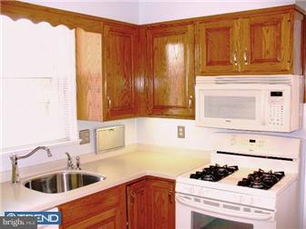 164 Grandview Road Ardmore, PA 19003 - Photo 8 of 12 Kitchen