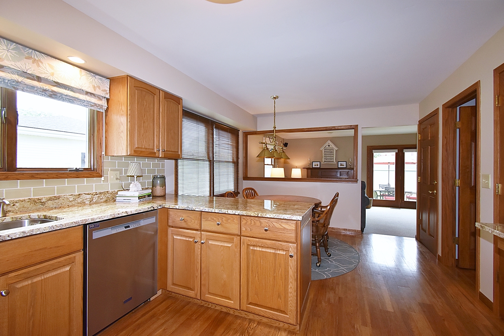 29 Manchester Way Aurora, IL 60506 - Photo 12 of 38 a kitchen with a sink and cabinets