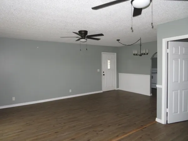 $1,600 | 135 Lake Carol Drive, Unit 135, West Palm Beach, FL 33411