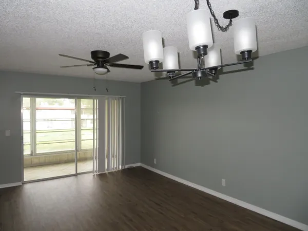 $1,600 | 135 Lake Carol Drive, Unit 135, West Palm Beach, FL 33411