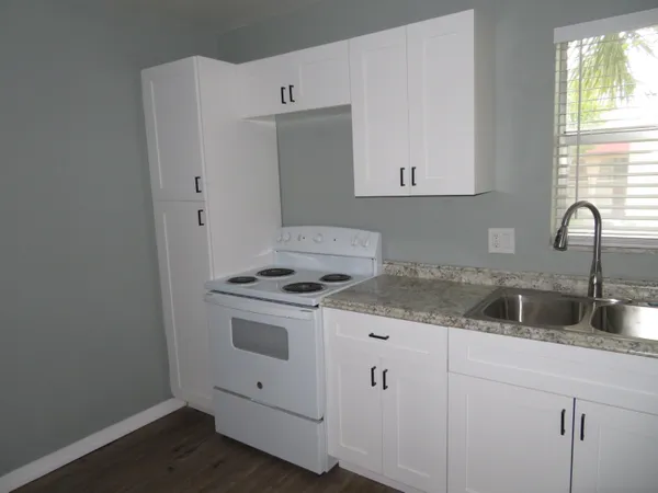 $1,600 | 135 Lake Carol Drive, Unit 135, West Palm Beach, FL 33411