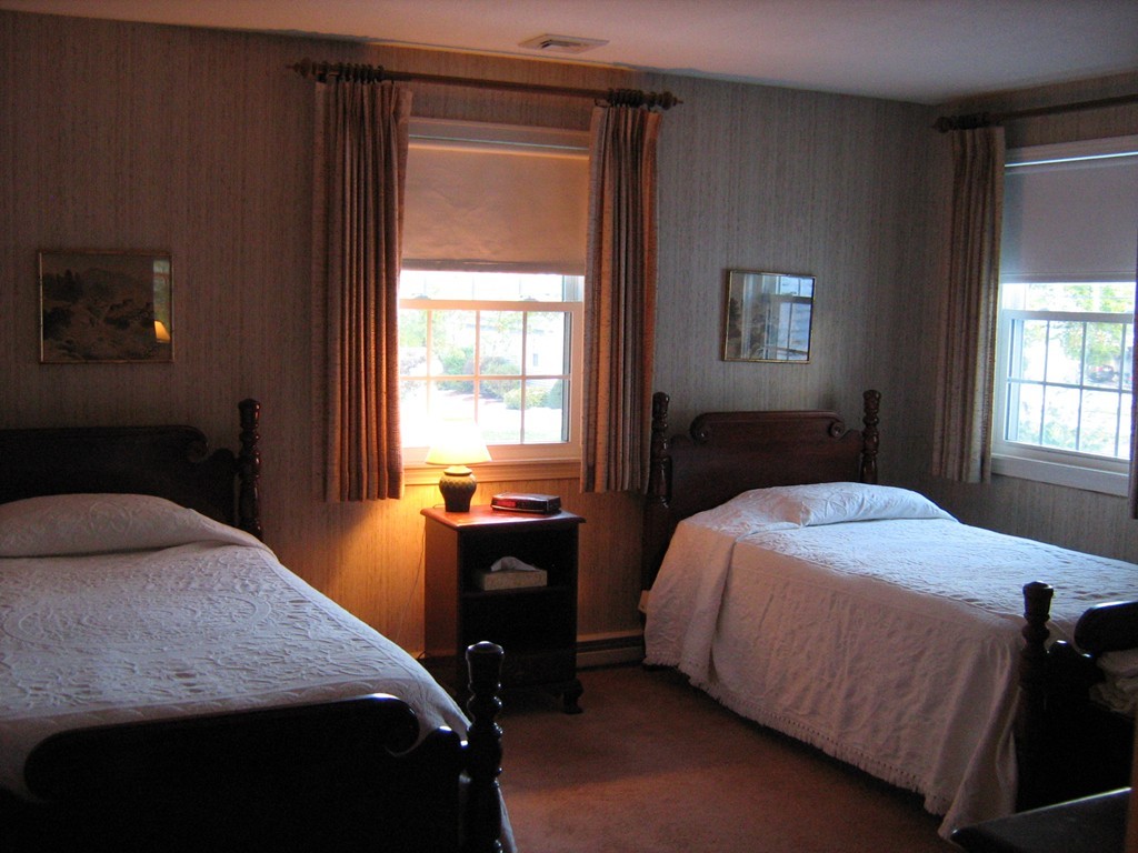126 Squassick Road West Springfield, MA 01089 - Photo 12 of 21 Gallery Image 12