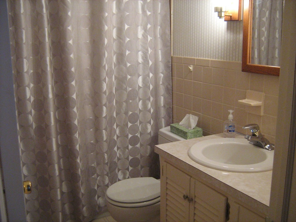 126 Squassick Road West Springfield, MA 01089 - Photo 13 of 21 Gallery Image 13