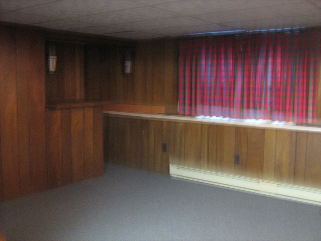 126 Squassick Road West Springfield, MA 01089 - Photo 16 of 21 Gallery Image 16