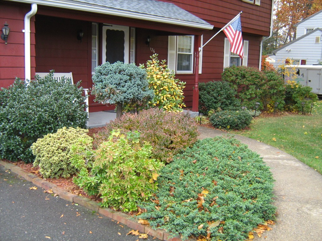 126 Squassick Road West Springfield, MA 01089 - Photo 2 of 21 Gallery Image 2