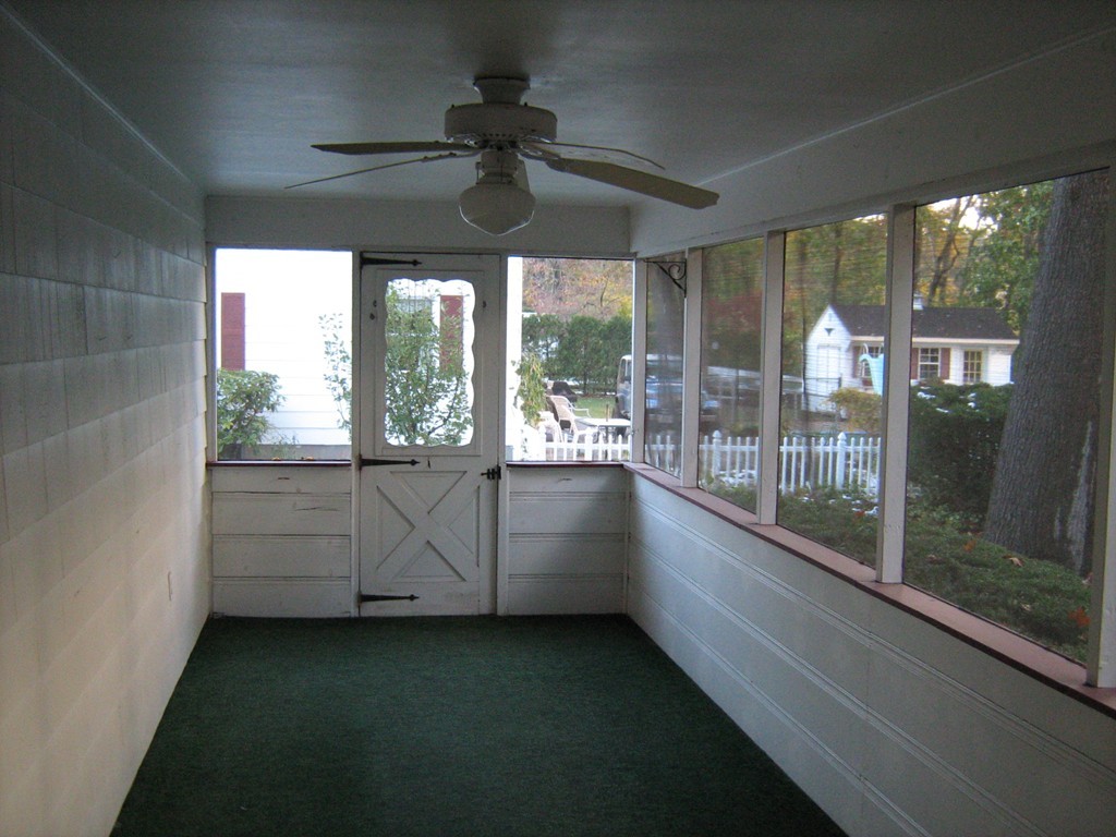 126 Squassick Road West Springfield, MA 01089 - Photo 6 of 21 Gallery Image 6