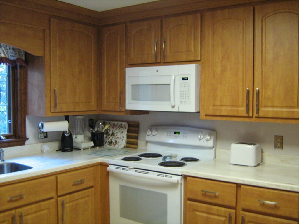 126 Squassick Road West Springfield, MA 01089 - Photo 7 of 21 Gallery Image 7