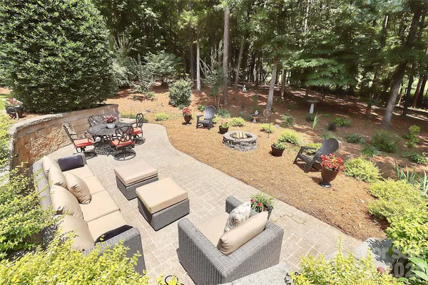 $910,000 | 13824 Glen Abbey Drive, Charlotte, NC 28278