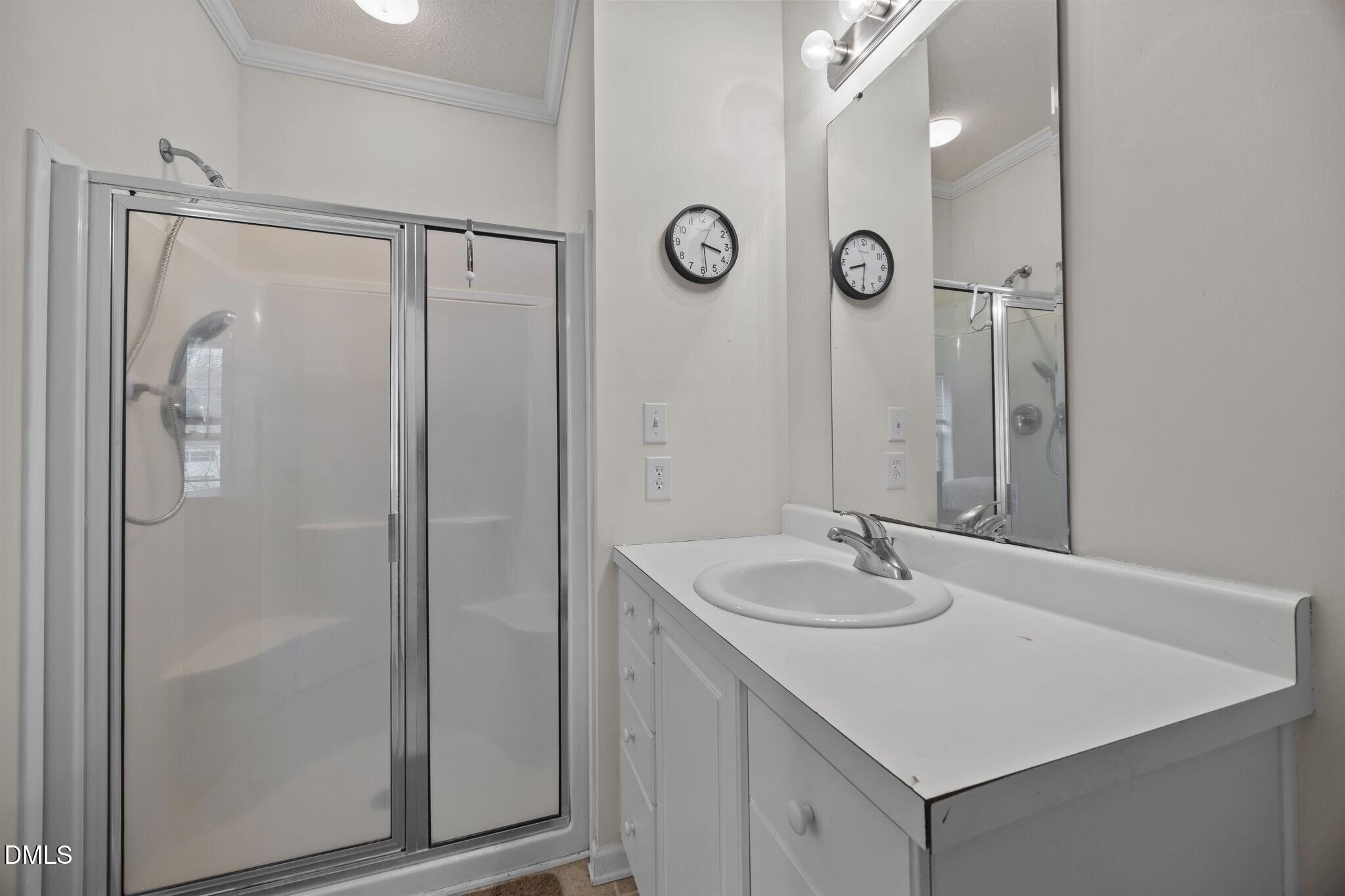 75 Spring Hill Lane Henderson, NC 27537 - Photo 27 of 43 Owner's Bathroom