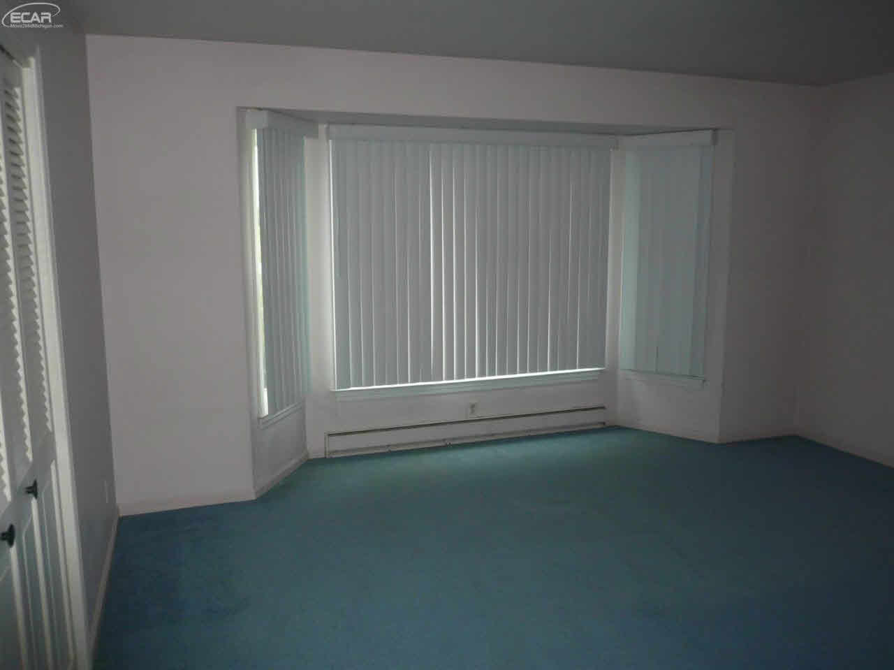 8067 North Center Road Mount Morris, MI 48458 - Photo 10 of 18 21304473-9.JPG