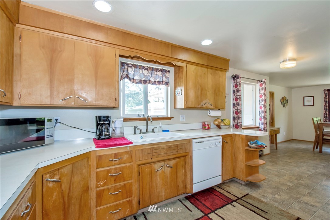 4714 Gay Road East Tacoma, WA 98443 - Photo 7 of 25 Gallery Image 7