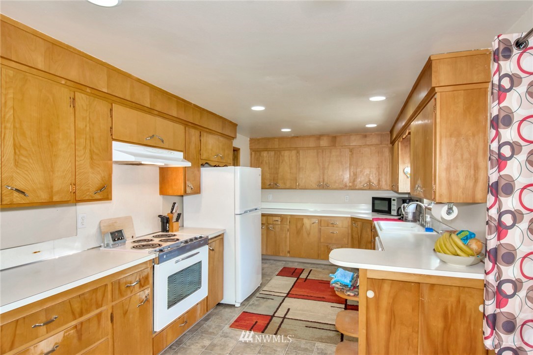 4714 Gay Road East Tacoma, WA 98443 - Photo 8 of 25 Gallery Image 8