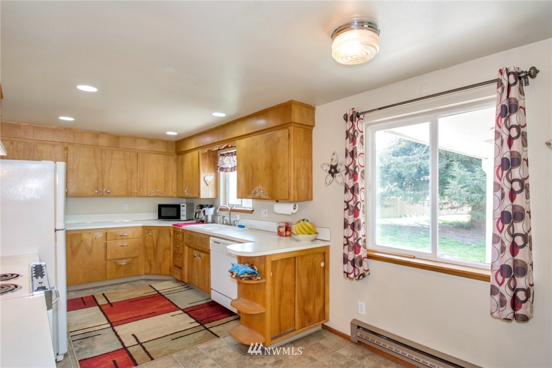 4714 Gay Road East Tacoma, WA 98443 - Photo 10 of 25 Gallery Image 10