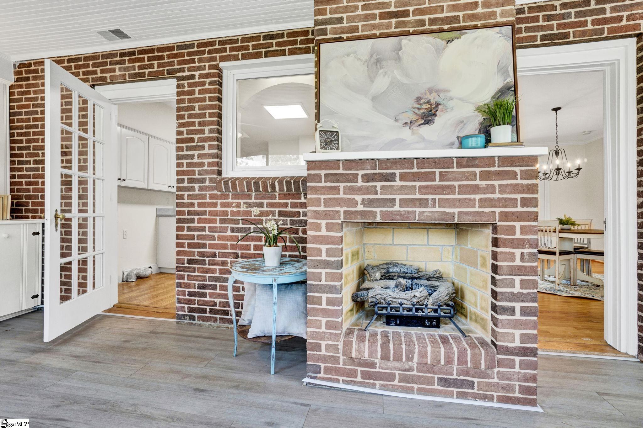 306 Hickory Street Clinton, SC 29325 - Photo 17 of 49