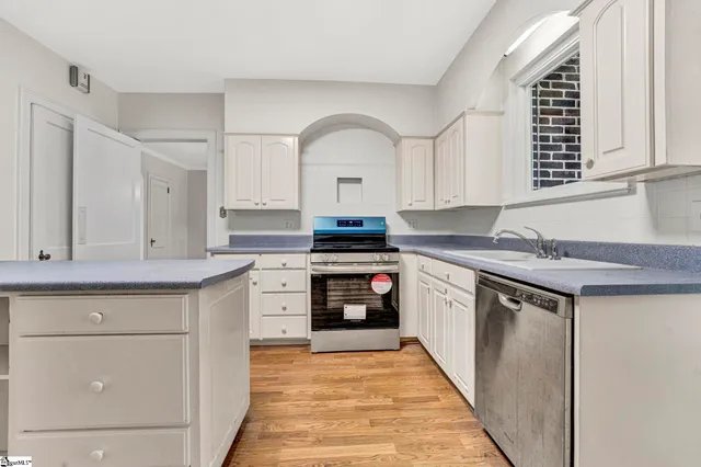 $290,000 | 306 Hickory Street, Clinton, SC 29325