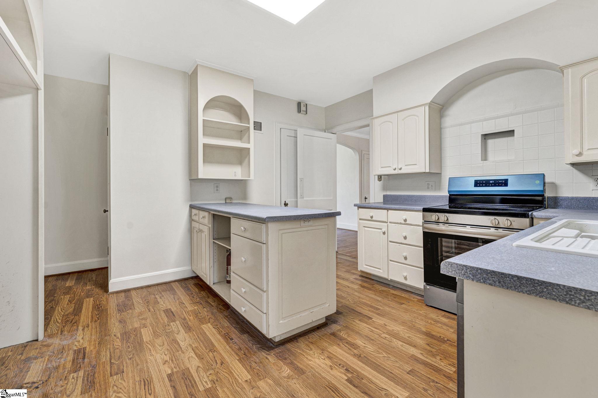 306 Hickory Street Clinton, SC 29325 - Photo 20 of 49