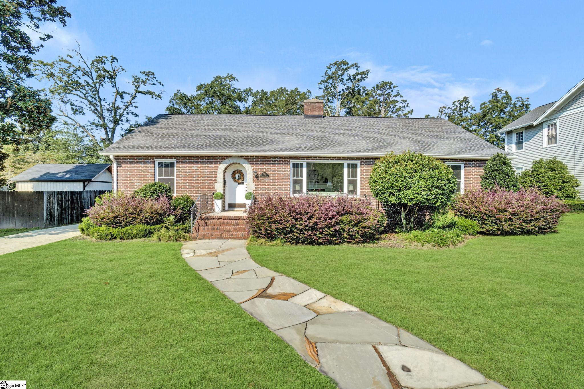 306 Hickory Street Clinton, SC 29325 - Photo 2 of 49