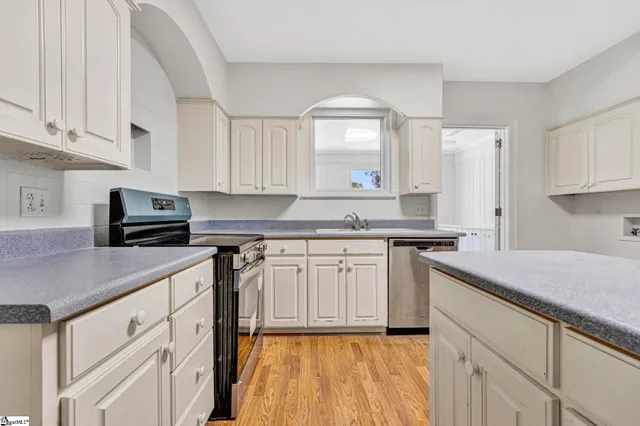 $290,000 | 306 Hickory Street, Clinton, SC 29325