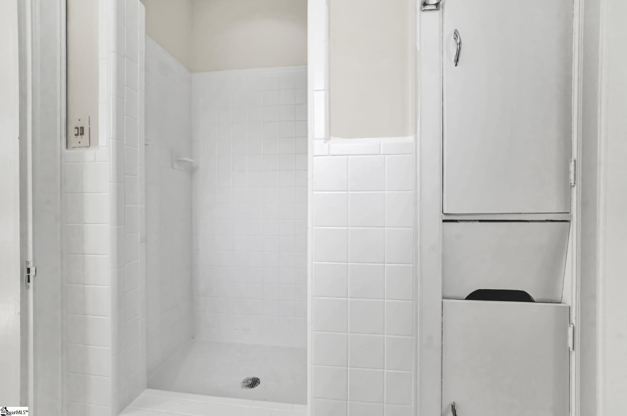 306 Hickory Street Clinton, SC 29325 - Photo 28 of 49