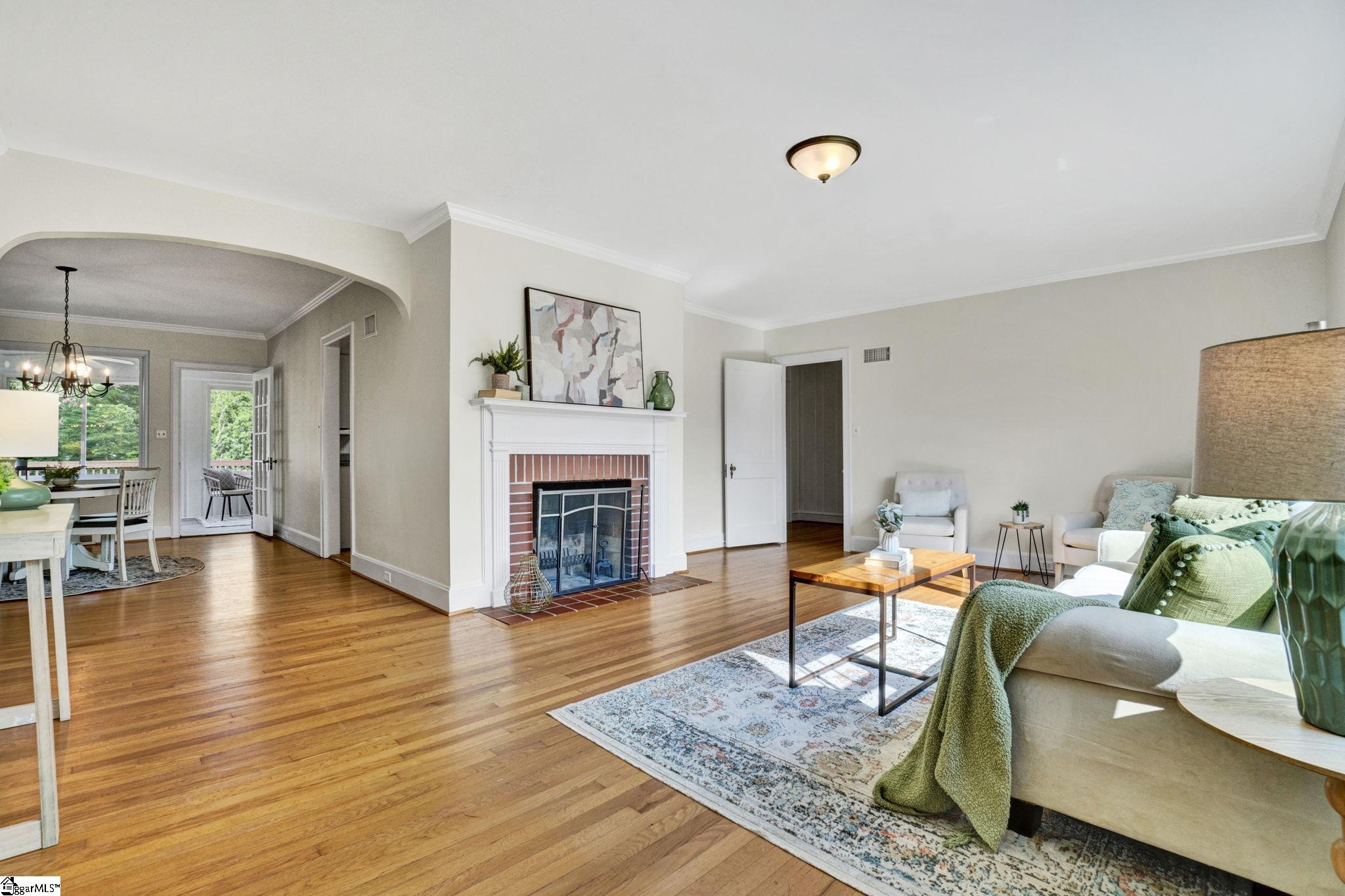 306 Hickory Street Clinton, SC 29325 - Photo 4 of 49