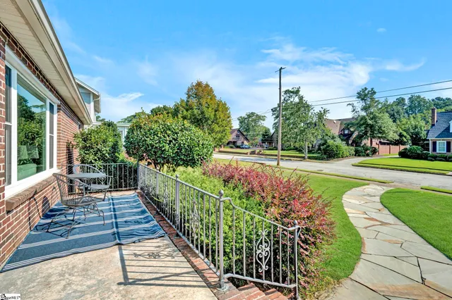 $290,000 | 306 Hickory Street, Clinton, SC 29325