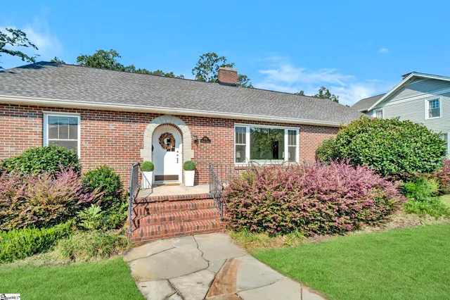 $290,000 | 306 Hickory Street, Clinton, SC 29325