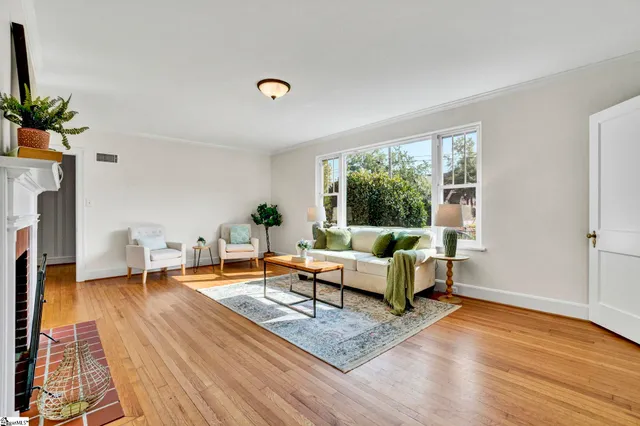 $290,000 | 306 Hickory Street, Clinton, SC 29325