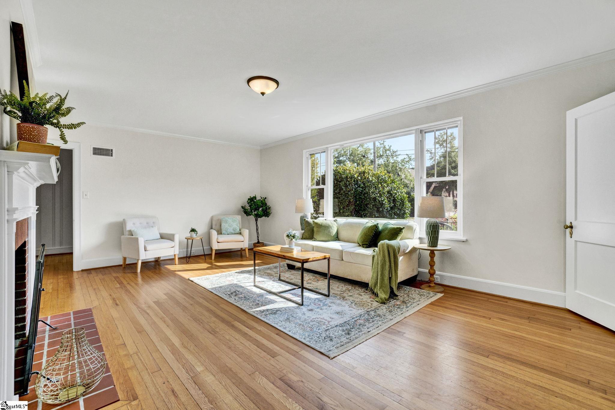 306 Hickory Street Clinton, SC 29325 - Photo 5 of 49