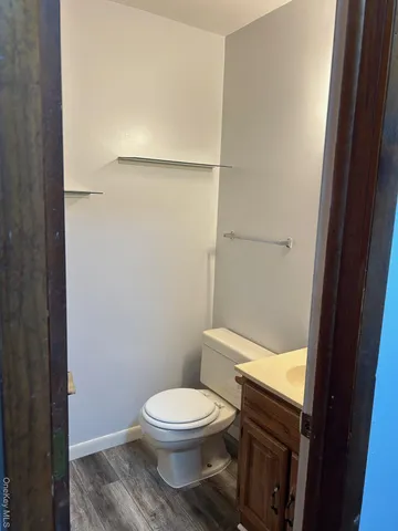 a bathroom with a toilet