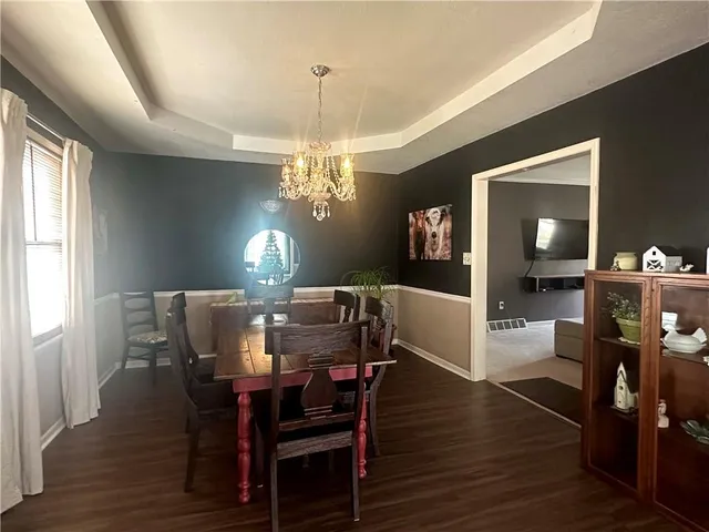 $349,900 | 801 East Pearl Street, Harrisonville, MO 64701