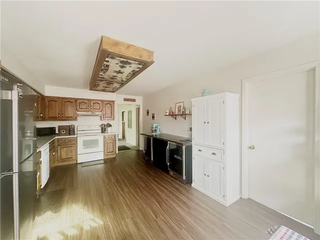 $349,900 | 801 East Pearl Street, Harrisonville, MO 64701