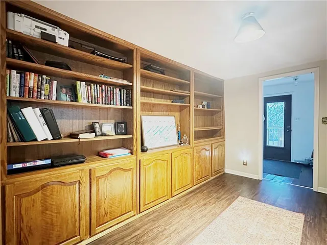 $349,900 | 801 East Pearl Street, Harrisonville, MO 64701