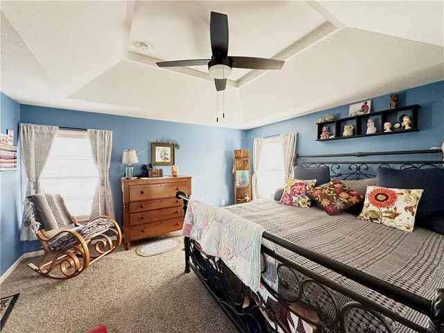 $349,900 | 801 East Pearl Street, Harrisonville, MO 64701