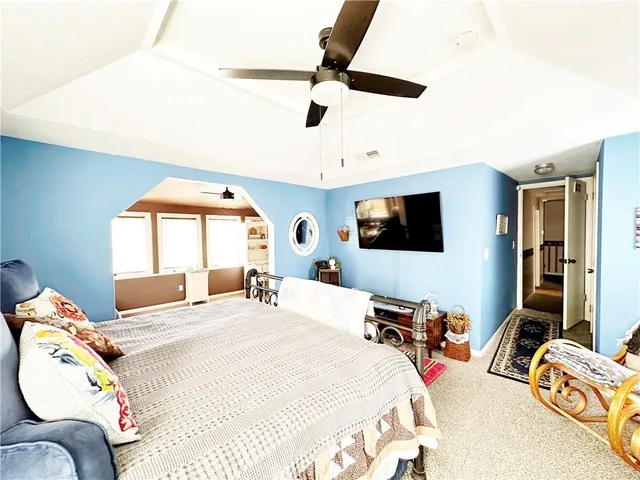 $349,900 | 801 East Pearl Street, Harrisonville, MO 64701