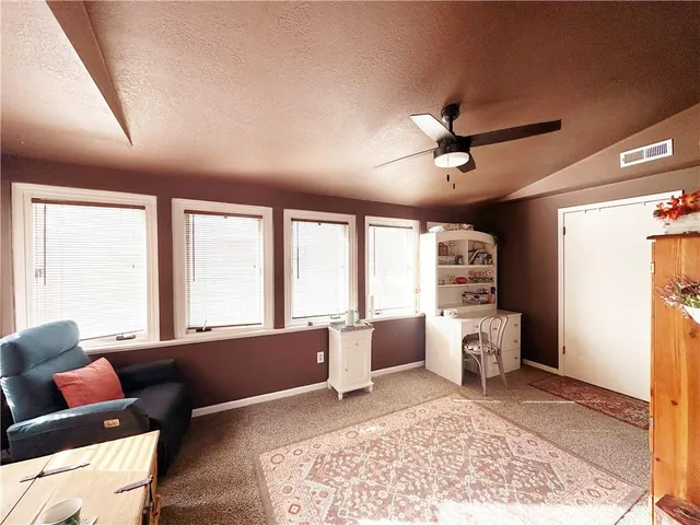 $349,900 | 801 East Pearl Street, Harrisonville, MO 64701