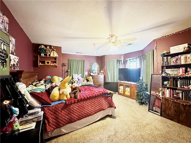 $349,900 | 801 East Pearl Street, Harrisonville, MO 64701