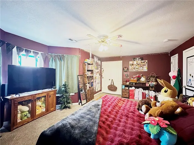 $349,900 | 801 East Pearl Street, Harrisonville, MO 64701