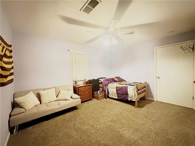 $349,900 | 801 East Pearl Street, Harrisonville, MO 64701