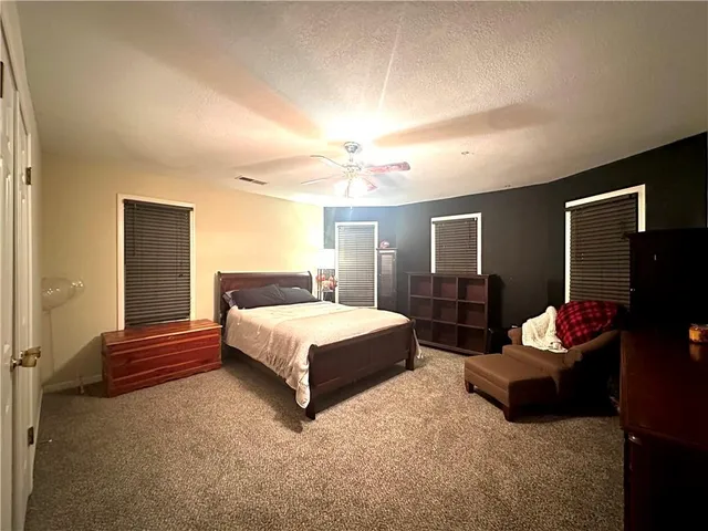 $349,900 | 801 East Pearl Street, Harrisonville, MO 64701