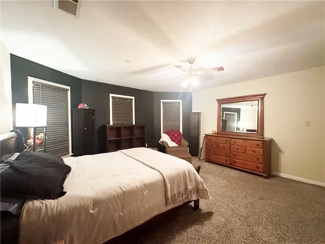 $349,900 | 801 East Pearl Street, Harrisonville, MO 64701