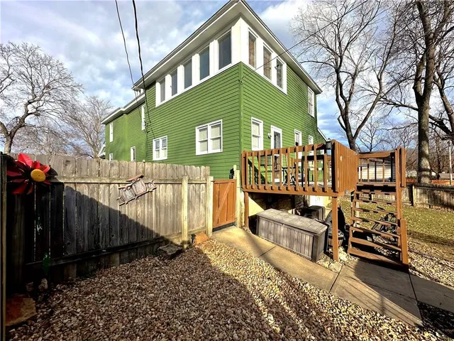 $349,900 | 801 East Pearl Street, Harrisonville, MO 64701