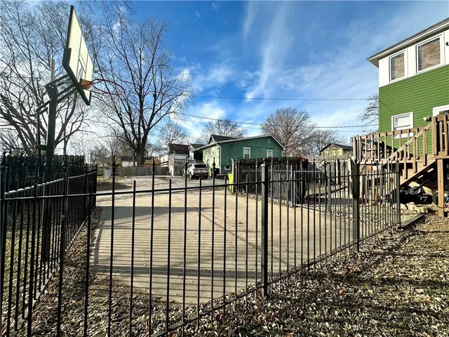 $349,900 | 801 East Pearl Street, Harrisonville, MO 64701