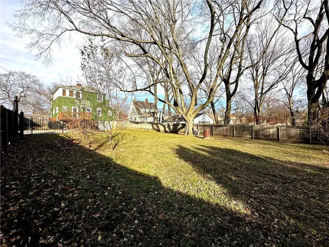 $349,900 | 801 East Pearl Street, Harrisonville, MO 64701