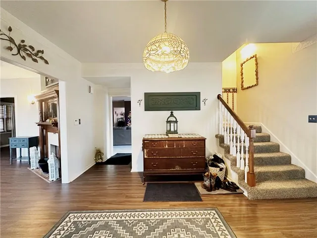 $349,900 | 801 East Pearl Street, Harrisonville, MO 64701