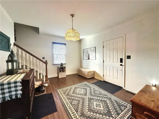 $349,900 | 801 East Pearl Street, Harrisonville, MO 64701